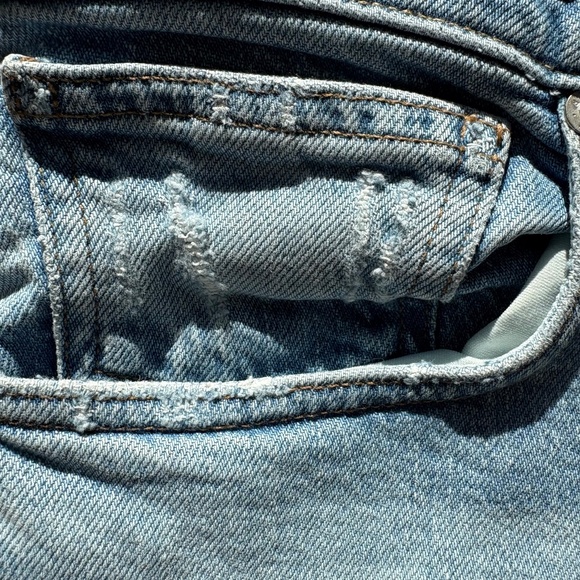 AYR The Easy Easy in light distressed denim - Picture 3 of 8